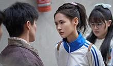 《致1999年的自己》：轻喜剧风格下的成长与生活拼图
