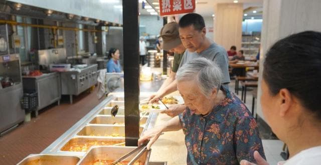 物美价廉增客源，北京“社区食堂2.0”蹚出运营新模式