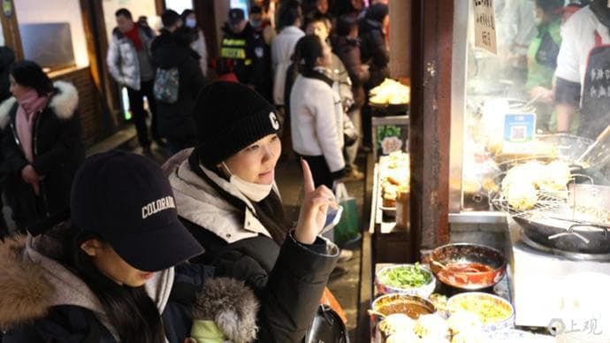 赏灯彩品美食，七宝老街里的浓浓年味