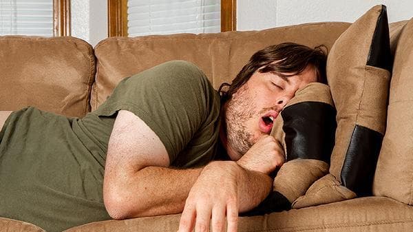 睡半个小时有用吗？短时睡眠的利弊全解析