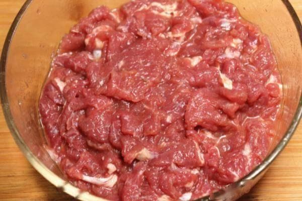 腌制牛肉的技巧与注意事项，揭秘背后的学问。