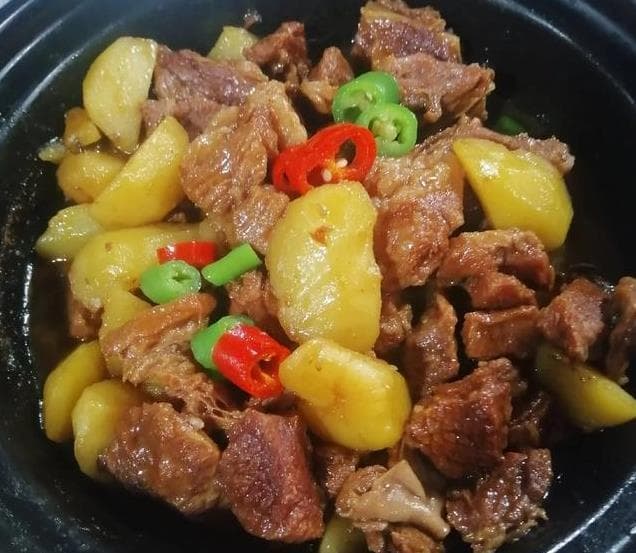 营养均衡年夜饭，8道经典菜品让全家人都能吃得开心和满足