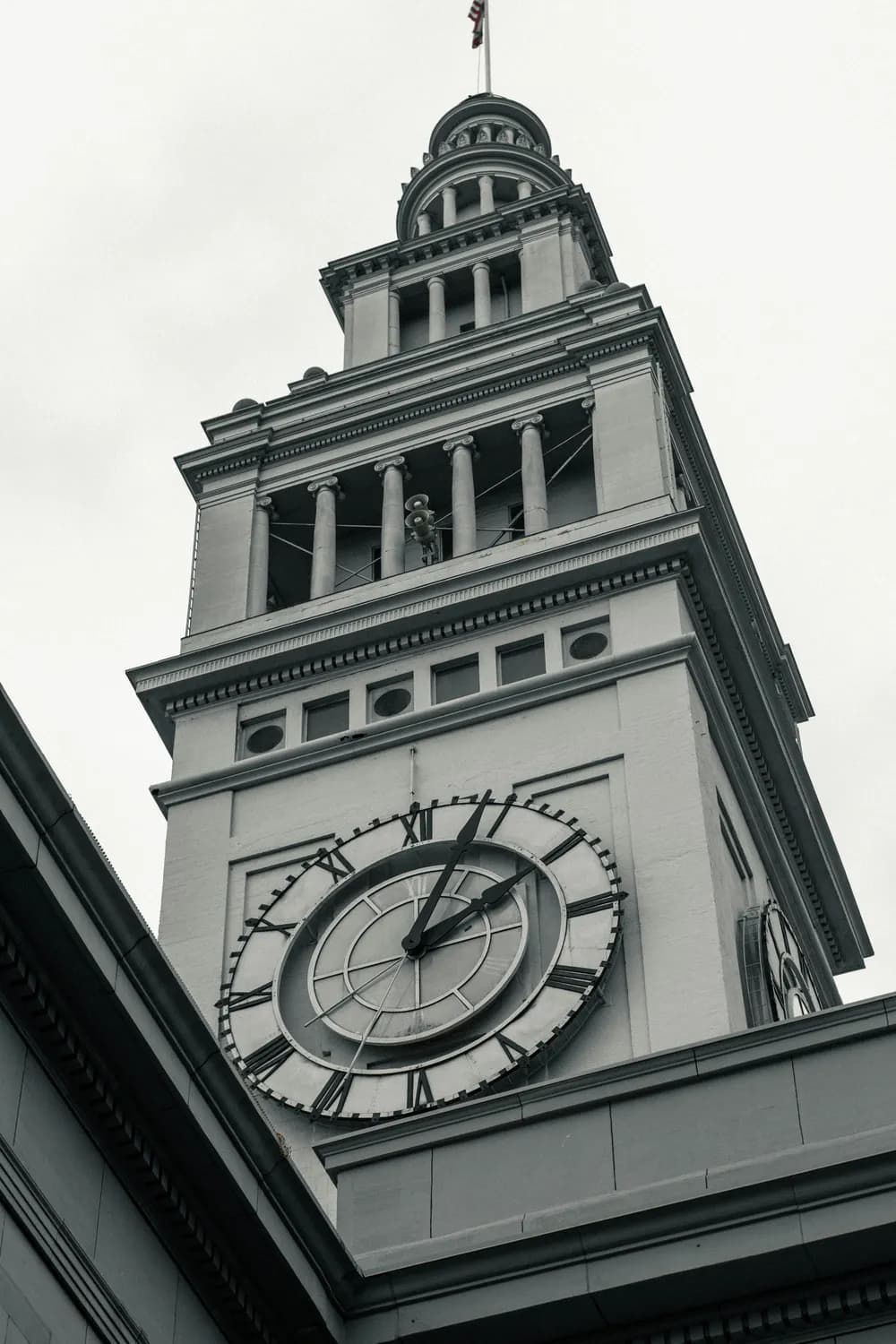 四川大学钟楼：华西坝上的中西合璧地标