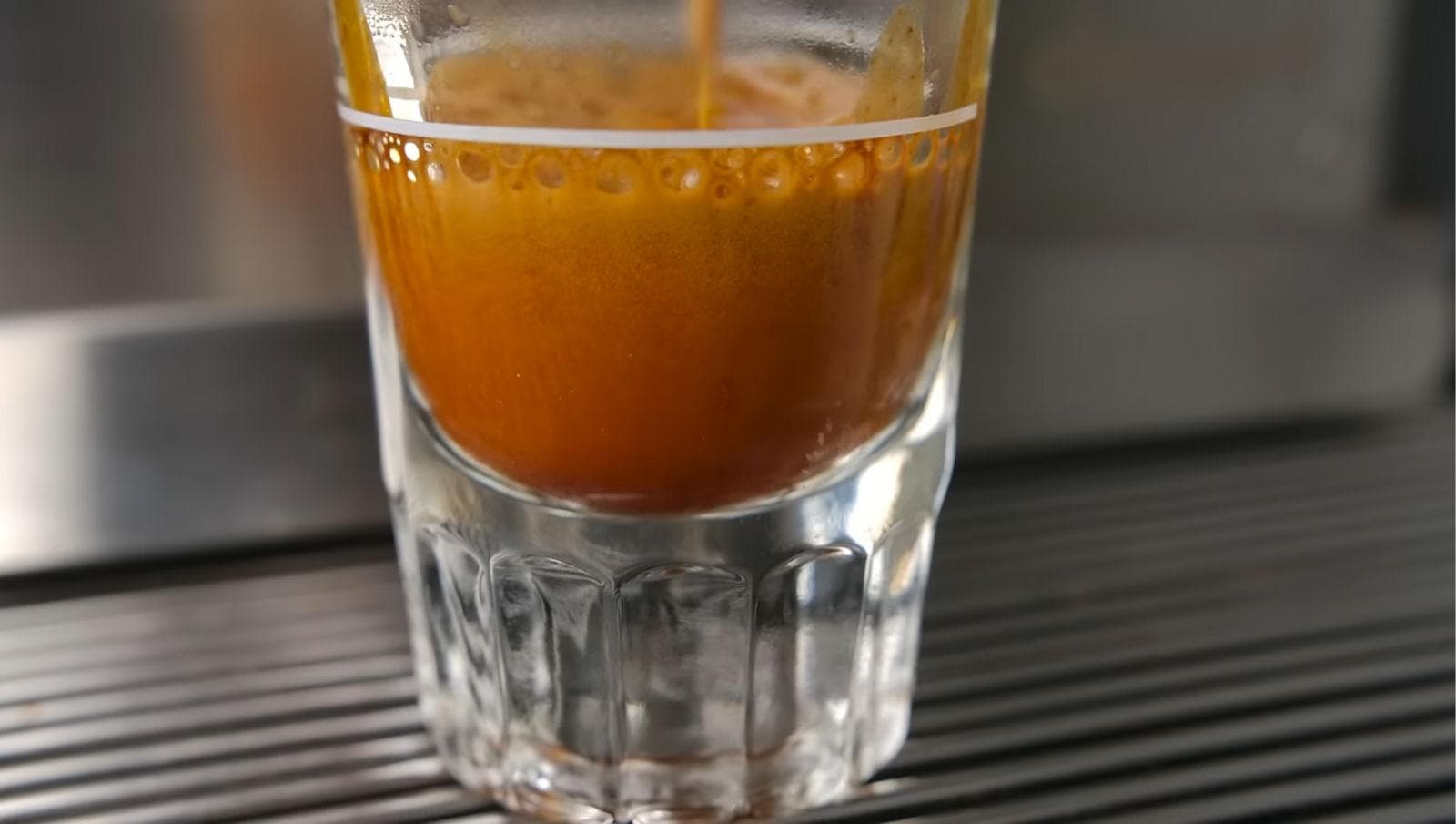 咖啡油脂(Crema)的形成、意义与健康影响