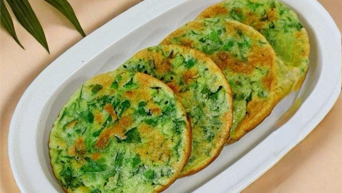 芹菜叶鸡蛋饼：简单又营养的早餐选择