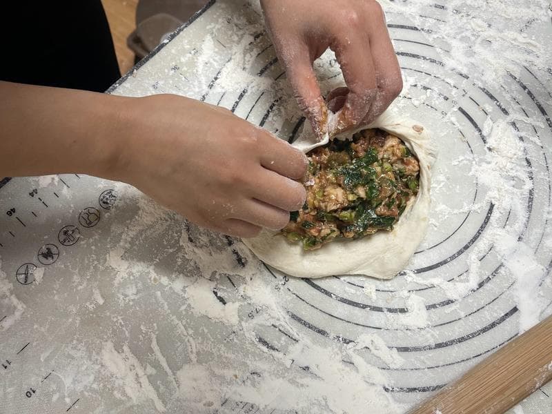 软乎又筋道的肉馅儿饼（和面技巧）