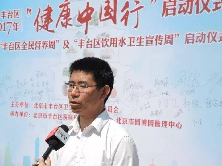 使用公勺公筷，预防幽门螺旋杆菌感染