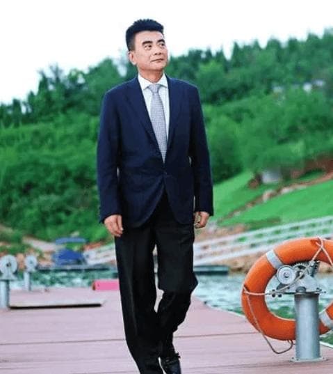 张维功：从保险先锋到商业领袖，铸就千亿阳光保险
