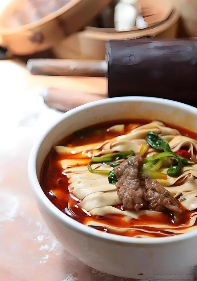 各省路边摊美食大集结：从湖北三鲜豆皮到广东白切鸡，一同领略地方特色与饮食文化