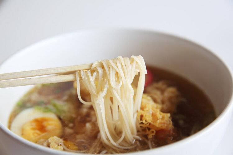 面条吃多了对胰岛不好？建议：若想血糖稳定，4种食物或要少碰