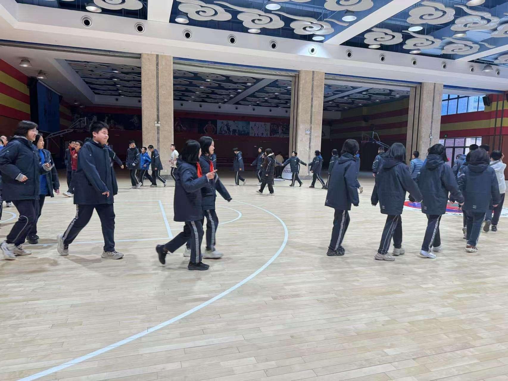 舒心迎期末 心理巧护航：郑州八中开展考前减压心理团辅活动