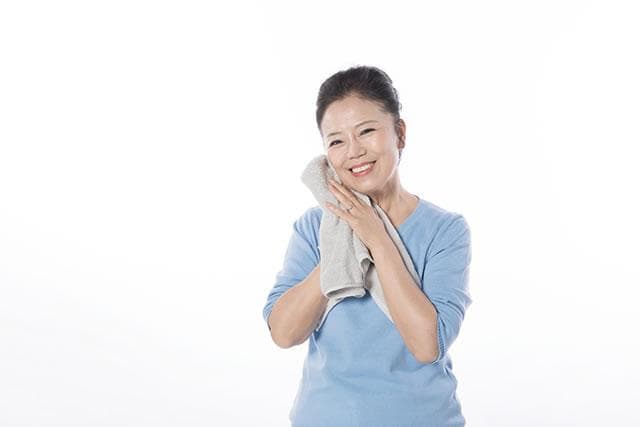 老人洗头有哪些注意事项？如何给卧床老人洗头？