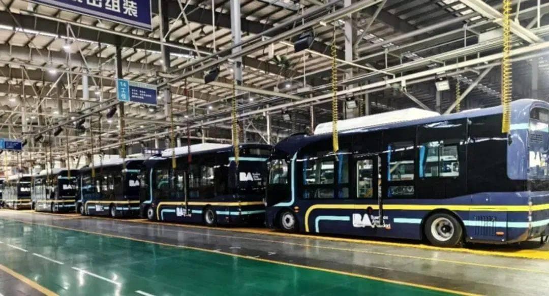 阿根廷首都启用中国电动公交车 开启"绿色交通"新时代