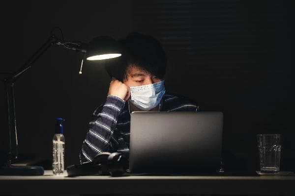 熬夜对健康的六大危害及改善建议