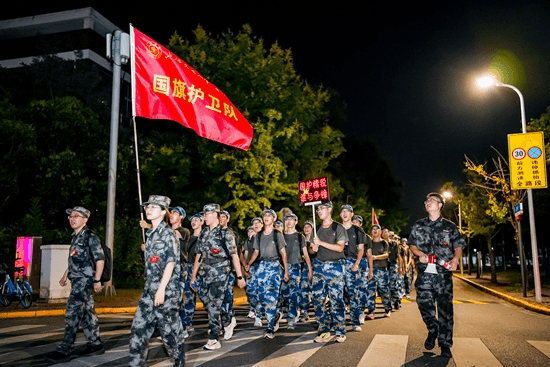上好大学国防教育“第一课”