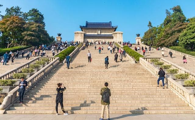 玄武湖、中山陵、夫子庙：南京十大景点完全指南