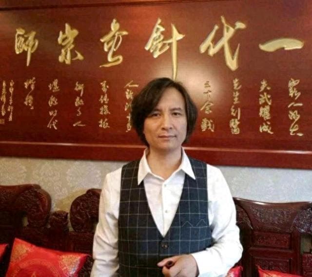 武耀成：针灸界的"穷人大夫"，行医30余载，为无数患者解除痛苦