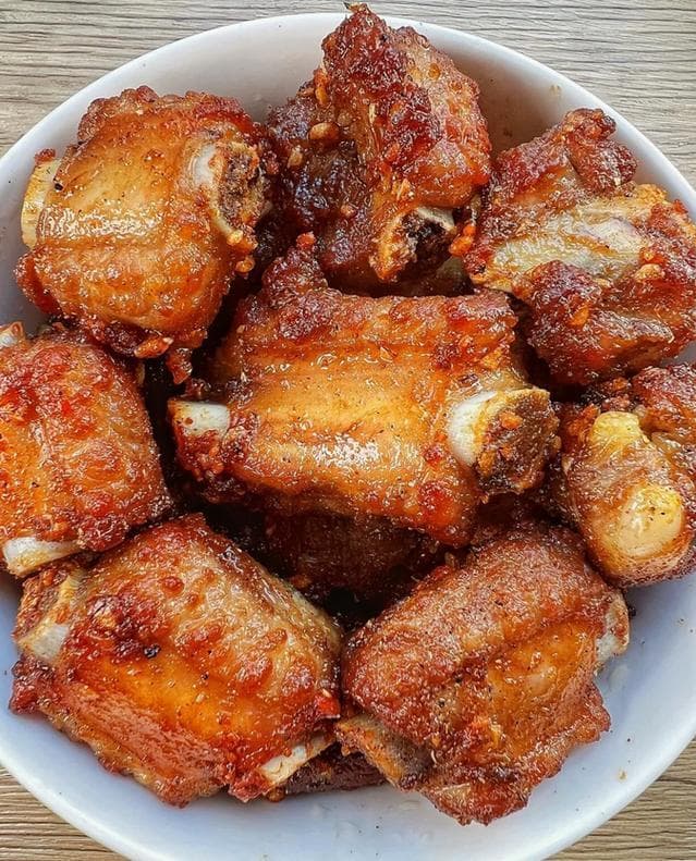 家常炸排骨秘籍：如何炸出外酥里嫩的美味排骨