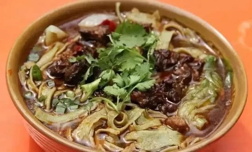 施秉县特色美食：黔东南地区的舌尖盛宴