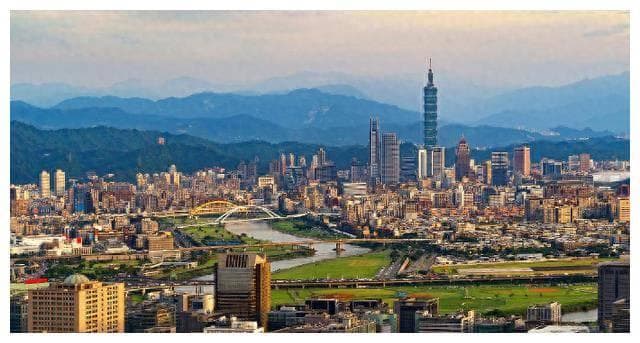 面积差不多的海南和台湾，为何人口相差2倍，经济更是差距8倍？