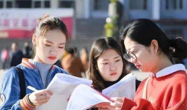 小学教师和初中教师的差异：从学历到工作环境的全方位对比