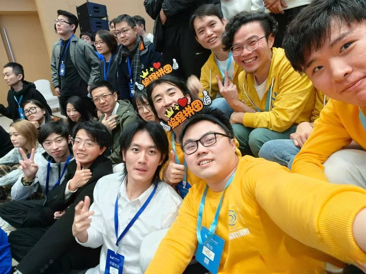 让国产GPU“跑”出行业新应用 武大“00后”少年逐浪大模型江湖