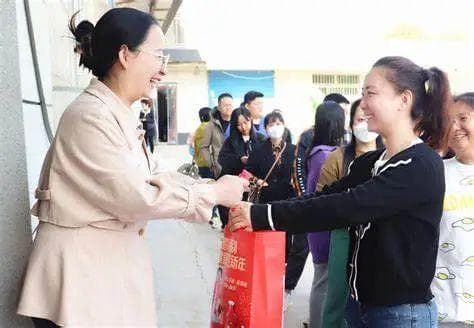 工会如何慰问？三八节规定大揭秘！