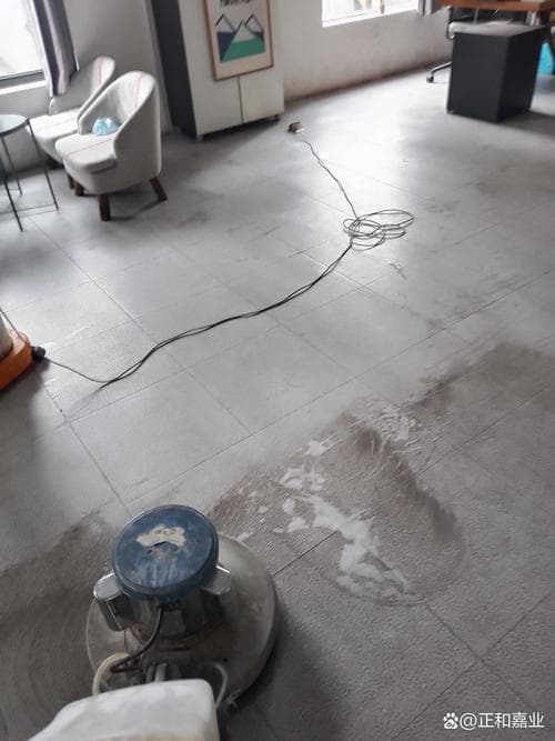 铺地板水泥地面清洁全攻略