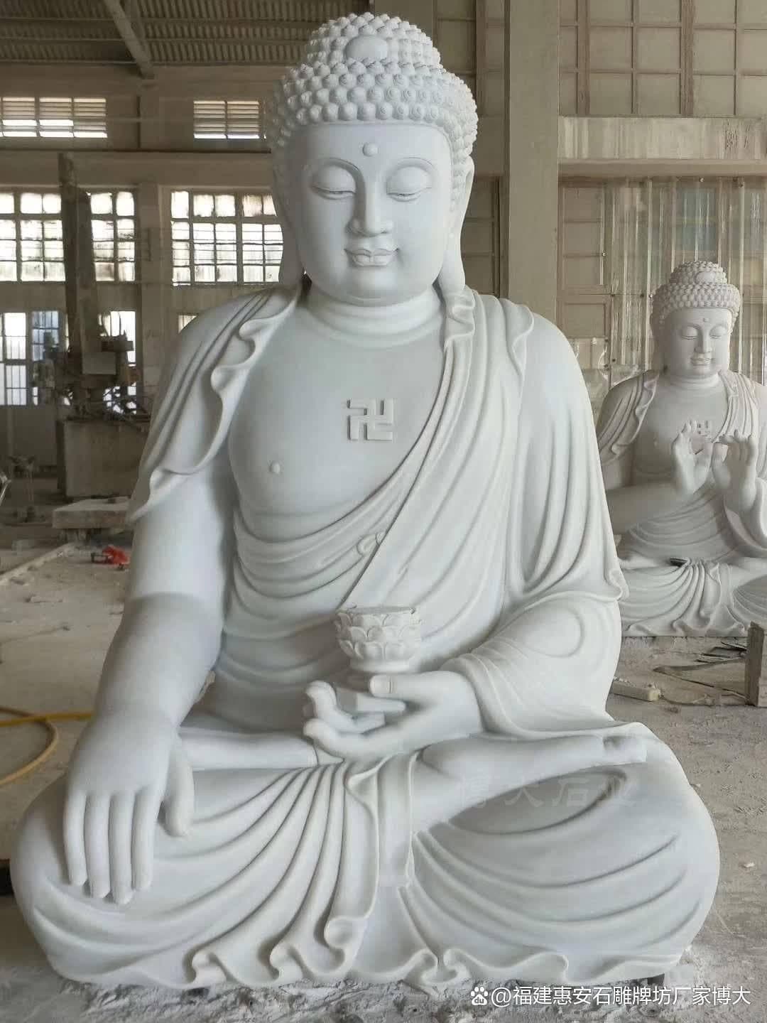 揭秘无量寿佛：寺庙石雕佛像的艺术魅力