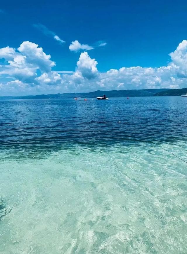 云南旅游景点：本来以为洱海很美丽了，直到我去了抚仙湖！！