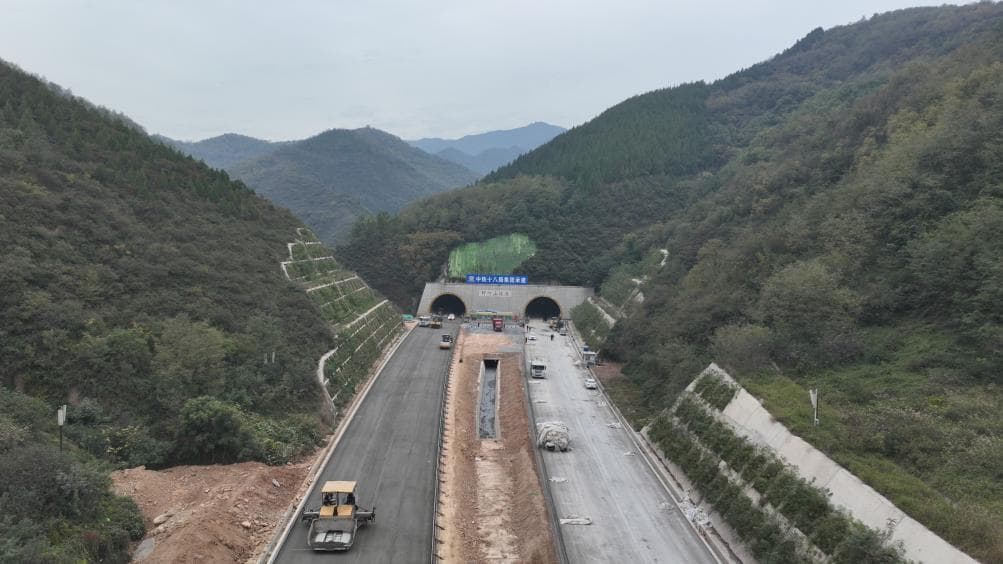 麟法高速公路全线贯通
