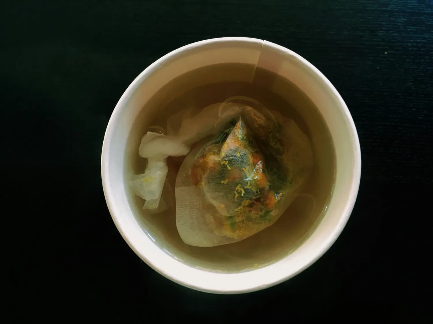 冬季养生必备：罗汉果陈皮雪梨甜汤的功效与制作详解