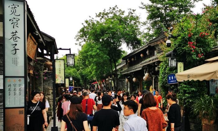 白天也懂夜的黑，带您走进宽窄巷子的慢生活