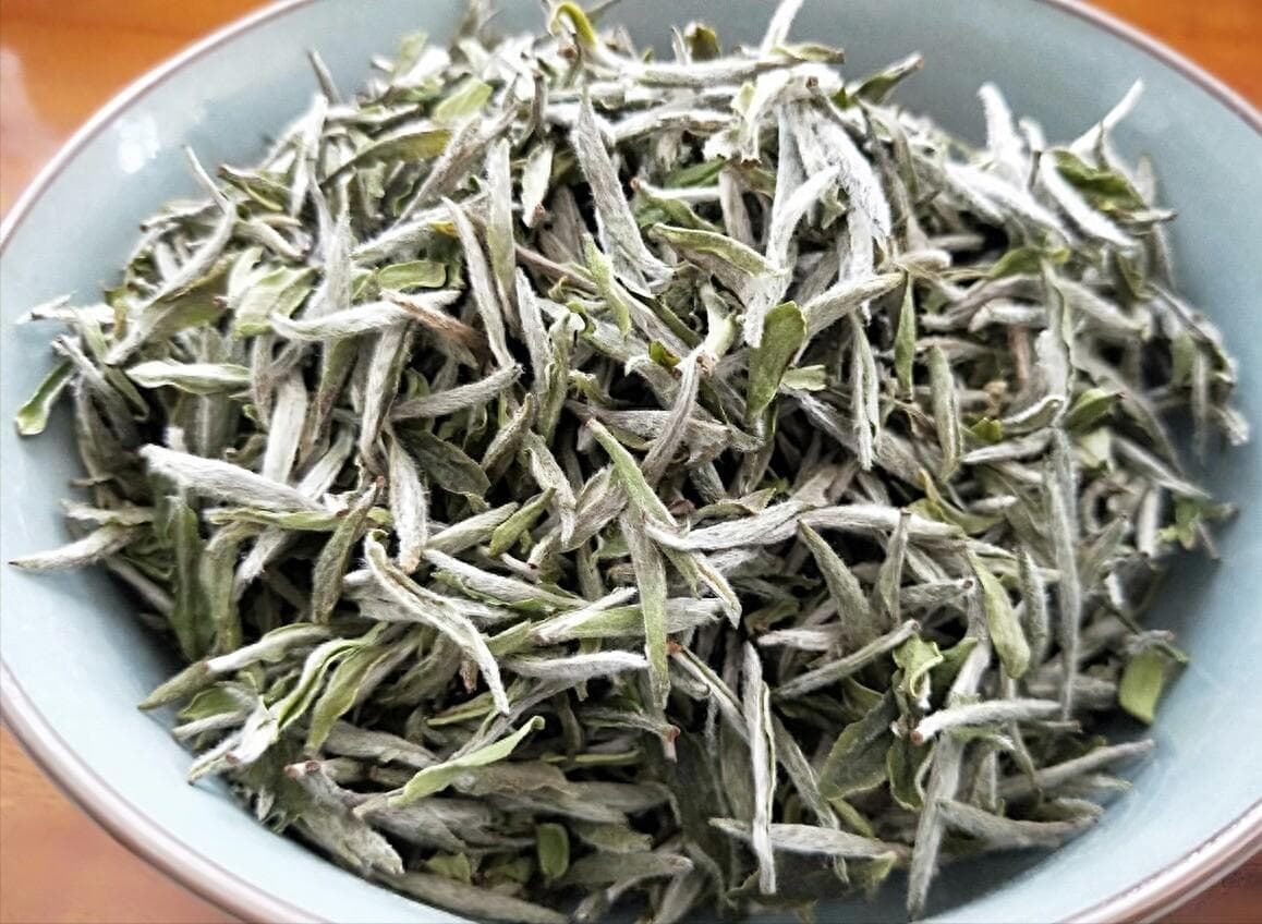 白毫银针：白茶中的极品，从特征到冲泡全解析
