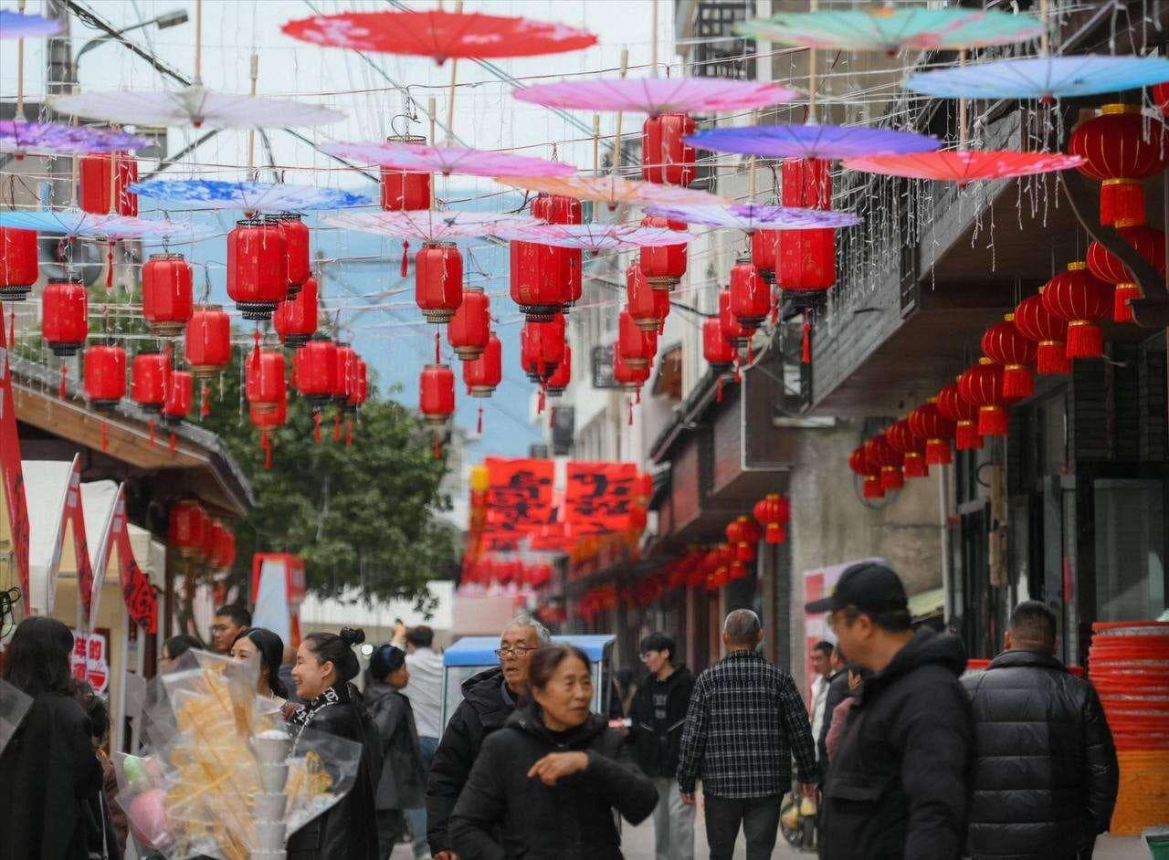 浙江黄岩：老街新颜年味浓