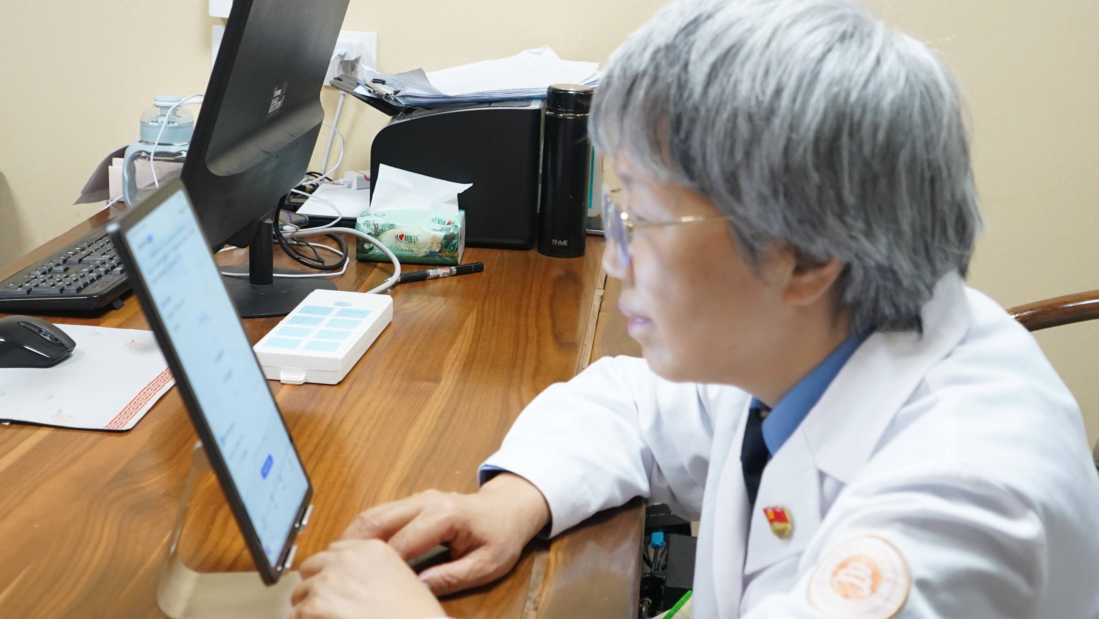 银屑病干燥、痒？多润肤配合非激素药膏，轻松缓解症状