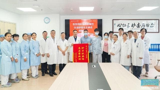 父亲捐肾救子，佛山首例亲属活体肾移植受者康复出院