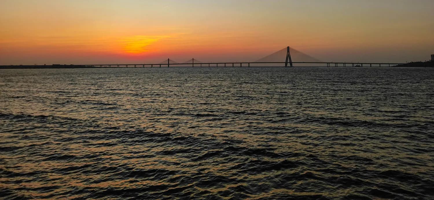港珠澳大桥人工岛：珠海最美日落打卡地