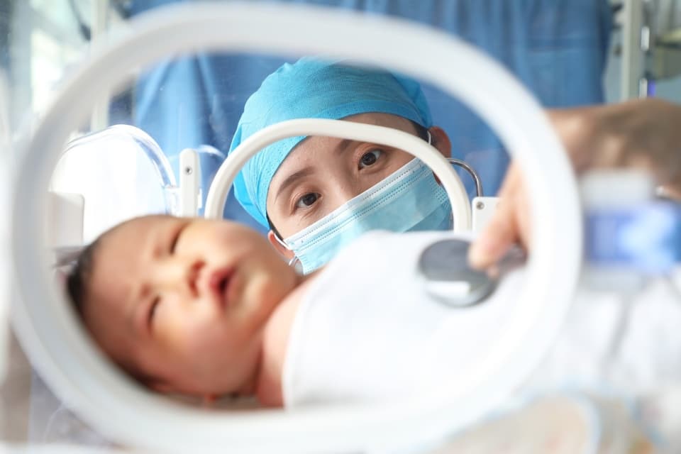 江西上犹县奖励三孩家庭1.3万元，卫健委：暂无人申请，很多人咨询