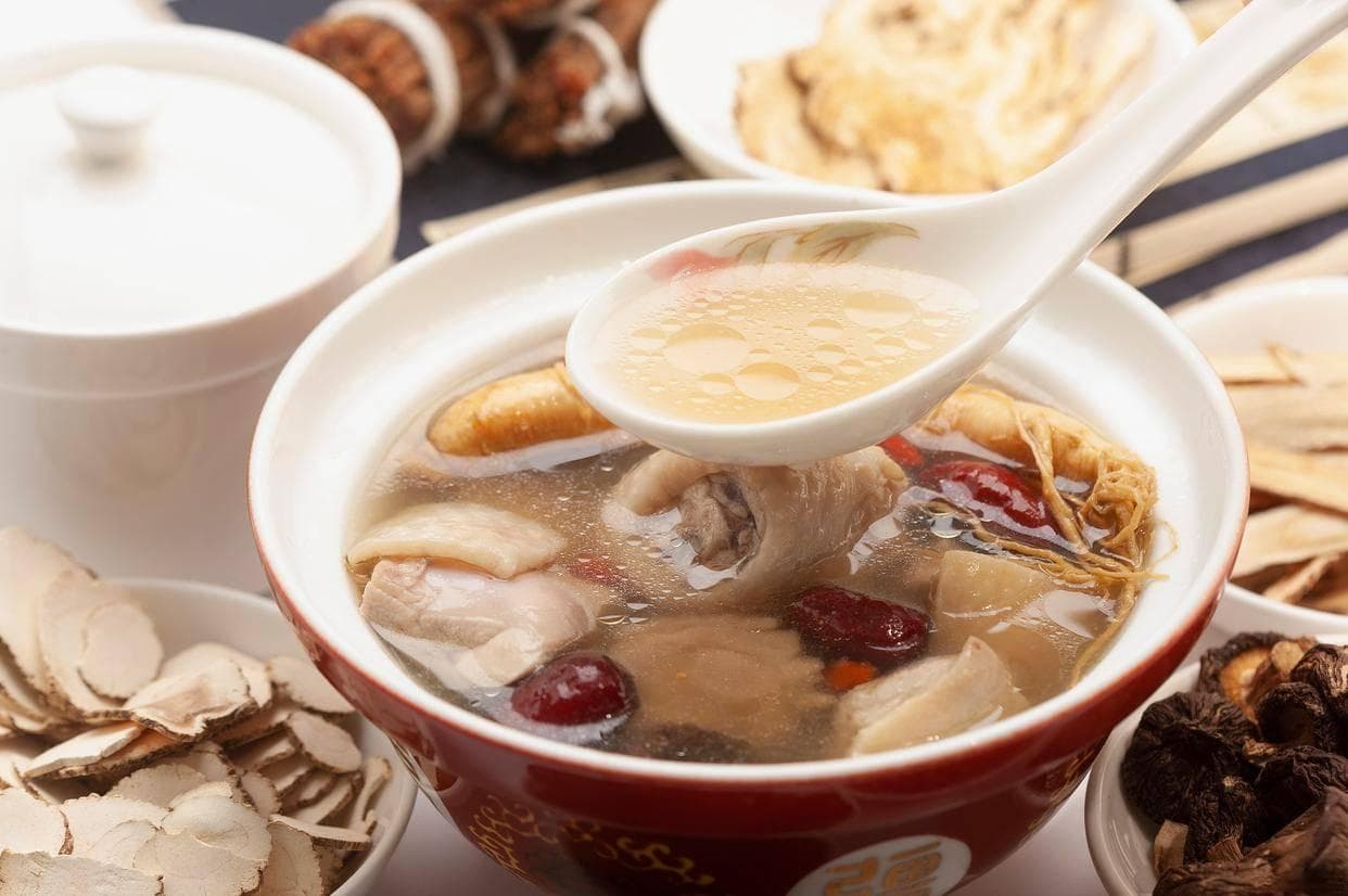 四道养颜汤品，每日一碗，让肌肤水润光泽