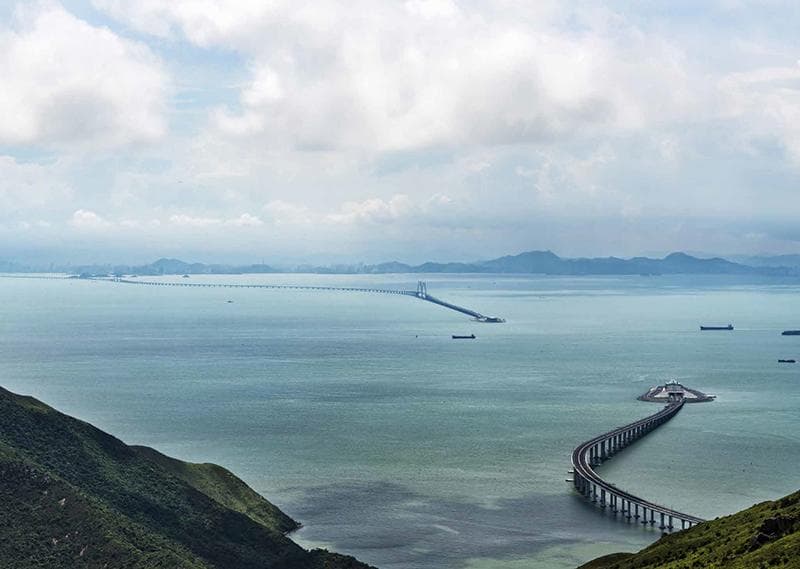 港珠澳大桥：集“桥、岛、隧”于一体的超级工程