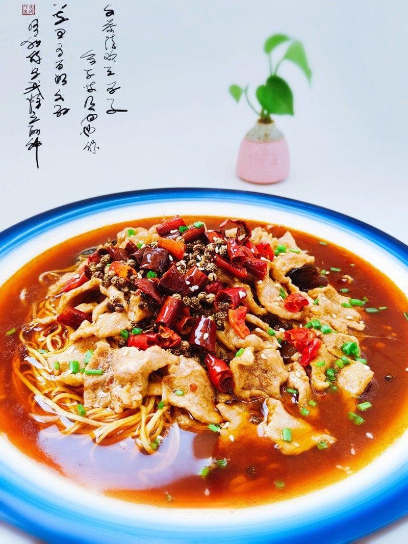 水煮肉片制作教程：麻辣鲜香，滑嫩可口