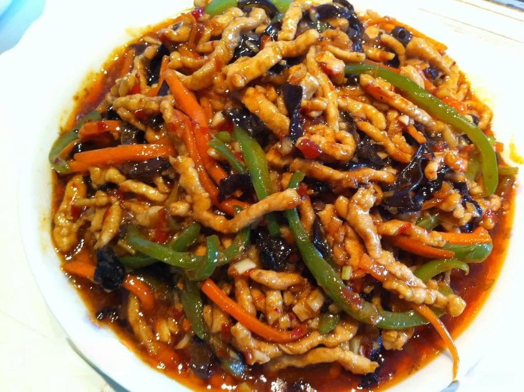 鱼香肉丝登上热搜榜首，这道家常菜凭什么征服全国食客？