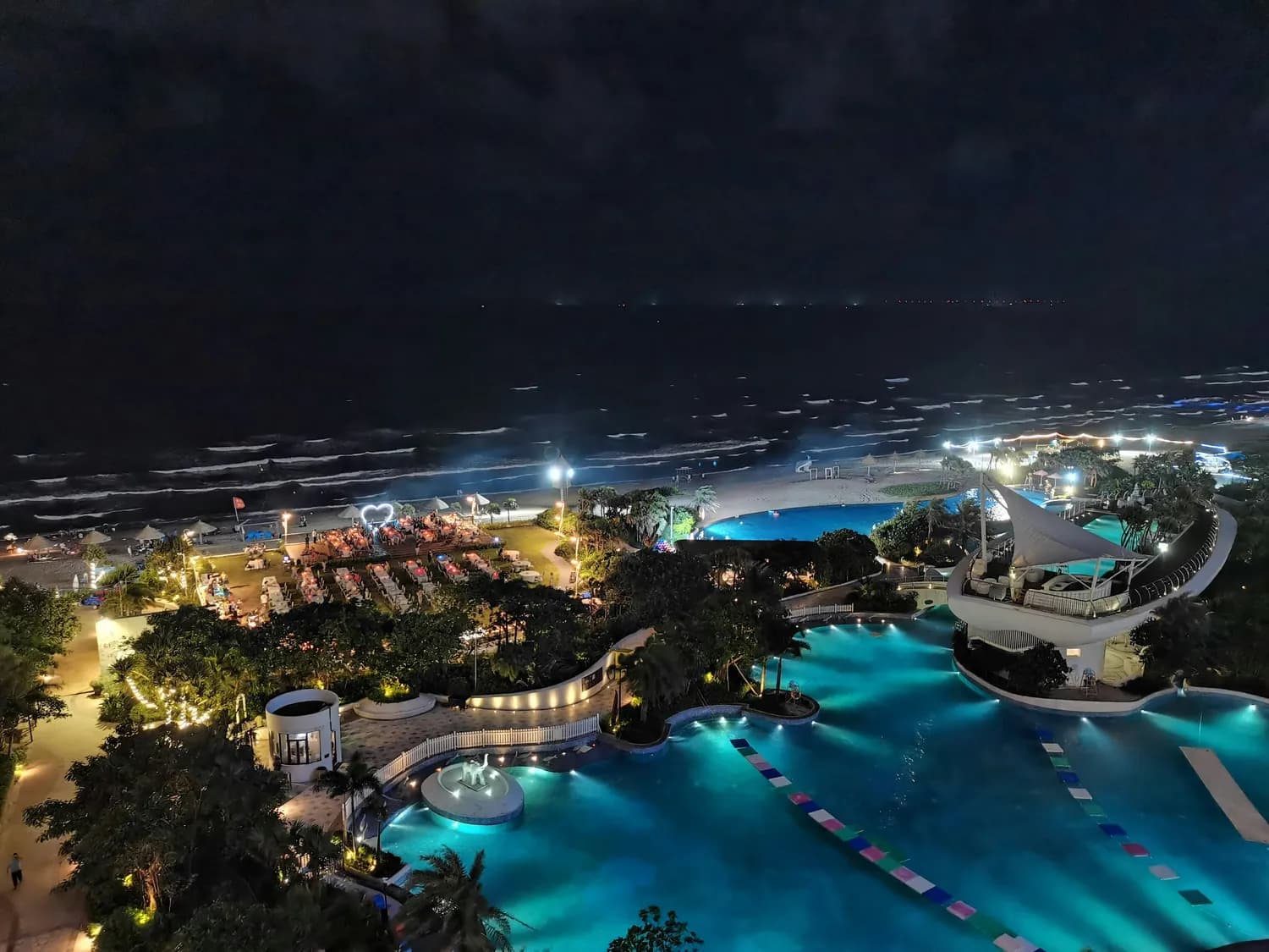 厦门夜游打卡：巨鹏飞梦幻海岸&海湾公园街区