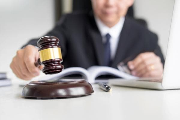 减刑出狱：法律程序与社会影响之深入探讨
