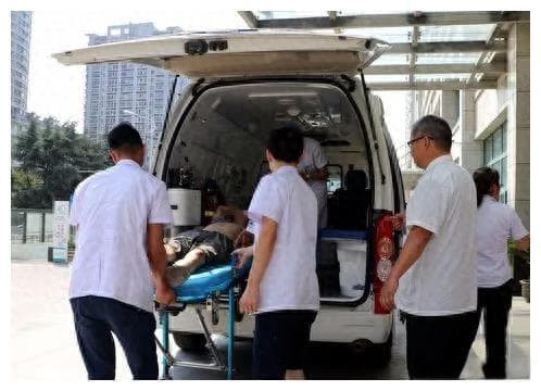 每天癫痫送院的人越来越多，医生：不想癫痫，喝水有4个注意