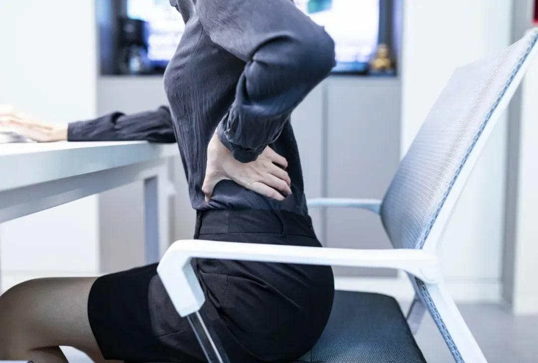 如何避免腰酸背痛？腰肌劳损的成因、症状与防护全攻略