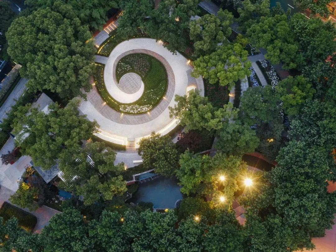 上海新添两处特色口袋公园，一园尽览中草药文化，一园穿越百年时光