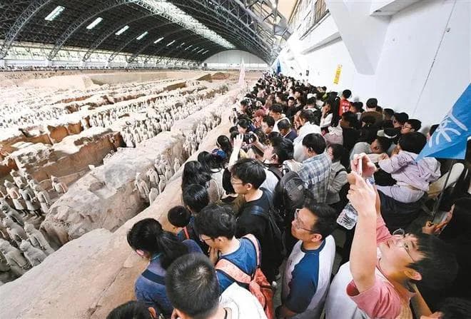 “小团游”“同龄团”等新式玩法兴起 年轻人为何重新爱上跟团游