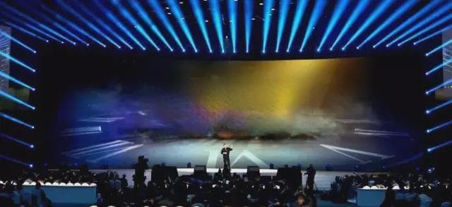 梳理罗振宇十年的《时间的朋友》跨年演讲：日拱一卒，功不唐捐